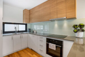 Apartment 3 kitchen, hobart accommodation, self contained accommodation hobart, accommodation tasmania, kangaroo bay apartments