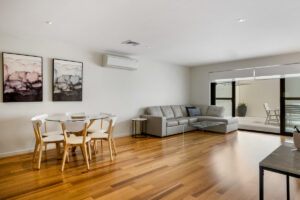 Apartment 3 open plan living, hobart accommodation, self contained accommodation hobart, accommodation tasmania, kangaroo bay apartments