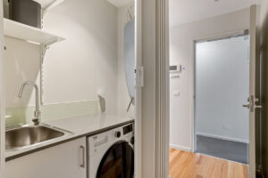 Apartment 3 laundry, hobart accommodation, self contained accommodation hobart, accommodation tasmania, kangaroo bay apartments