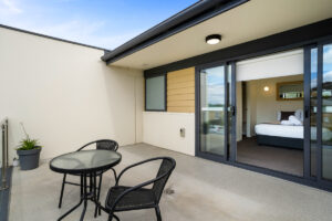Apartment 3 balcony, hobart accommodation, self contained accommodation hobart, accommodation tasmania, kangaroo bay apartments