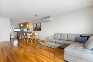 Apartment 3 living, hobart accommodation, self contained accommodation hobart, accommodation tasmania, kangaroo bay apartments