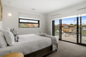 Apartment 4 master bedroom, accessible accommodation, wheelchair accessible hotel, hobart accommodation, self contained accommodation hobart, accommodation tasmania, kangaroo bay apartments