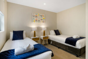 Apartment 5 single beds, accessible accommodation, wheelchair accessible hotel, hobart accommodation, self contained accommodation hobart, accommodation tasmania, kangaroo bay apartments