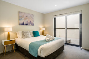 Apartment 5 master bedroom, accessible accommodation, wheelchair accessible hotel, hobart accommodation, self contained accommodation hobart, accommodation tasmania, kangaroo bay apartments