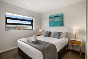 Apartment 6 master bedroom, hobart accommodation, self contained accommodation hobart, accommodation tasmania, kangaroo bay apartments