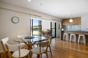 Apartment 7 living area, hobart accommodation, self contained accommodation hobart, accommodation tasmania, kangaroo bay apartments