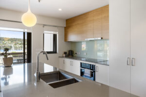 Apartment 7 kitchen, hobart accommodation, self contained accommodation hobart, accommodation tasmania, kangaroo bay apartments