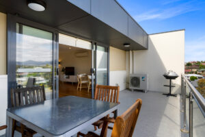 Apartment 7 balcony, hobart accommodation, self contained accommodation hobart, accommodation tasmania, kangaroo bay apartments