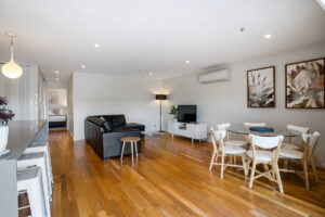 Apartment 7 open plan living, hobart accommodation, self contained accommodation hobart, accommodation tasmania, kangaroo bay apartments